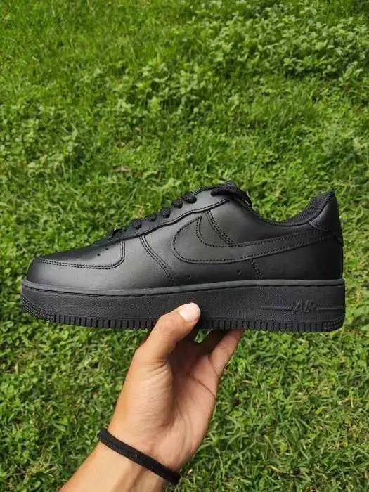 AIRFORCE ONE CLASICOS NEGROS miniatura 2