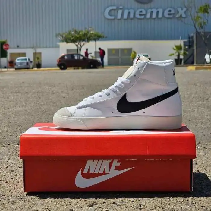 BLAZER MID 77 VINTAGE miniatura 2