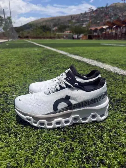 ON RUNNING BLANCO miniatura 4
