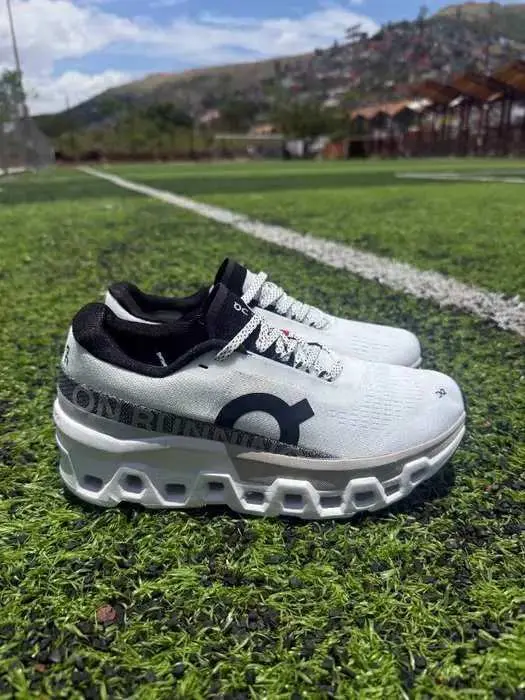 ON RUNNING BLANCO miniatura 5