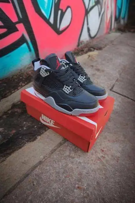 RETRO 4 BRED miniatura 2
